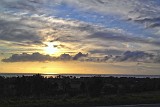 Kurz vor unserer Hütte führte die Strasse immer an einer fantastischen Aussicht vorbei. An diesem Abend mit einem besonders schönen Himmel. Der Blick in die Sejerø Bugt. Reichlich Eindrücke für die ersten beiden Tage.... Kurz vor unserer Hütte führte die Strasse immer an einer fantastischen Aussicht vorbei. An diesem Abend mit einem besonders schönen Himmel. Der Blick in die Sejerø Bugt. Reichlich Eindrücke für die ersten beiden Tage....