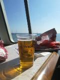 Auto abstellen und ab nach oben, einen Fensterplatz einnehmen. Das mitgebrachte „Vesperbrötchen“ ausgepackt, während Timo das erste Urlaubsbier beschaffte. Prost. Auf eine ruhige Überfahrt und den ersten richtigen Urlaubstag. Auto abstellen und ab nach oben, einen Fensterplatz einnehmen. Das mitgebrachte „Vesperbrötchen“ ausgepackt, während Timo das erste Urlaubsbier beschaffte. Prost. Auf eine ruhige Überfahrt und den ersten richtigen Urlaubstag.