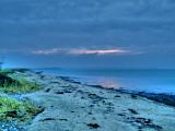 Wir fischten gemeinsam bis in die Dämmerung, genehmigten uns im Anschluss noch ein Bierchen am Strand..wobei das eigentlich nicht so ganz richtig ist......NRW nahm noch einen Schluck. Jens und ich verzichteten aus verschiedenen Gründen. Fazit des Tages. Schöner Angeltag, nette neue Bekanntschaften, und letztendlich ein "standesgemässes" Ergebnis....Köln=null Lübeck=vier. Das kann gerne wiederholt werden.....