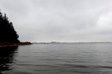 Sonntag dann am Vormittag ran ans Wasser. Zunächst ging es an einen Spot, an dem es im Frühjahr ein paar Kontake gegeben hatte. Ich mag diese Stelle und so etwas ist bei mir immer ein Grund, ein paar Würfe zu riskieren. Also durch einen kleinen Wald runter an die Bucht. Zwei Dänische Kollegen versuchten dort ebenfalls Ihr Glück. Ihre Sbirullinos brachten die Fliegen erheblich weiter hinaus, aber das muss ja nicht unbedingt ein Vorteil sein. Sonntag dann am Vormittag ran ans Wasser. Zunächst ging es an einen Spot, an dem es im Frühjahr ein paar Kontake gegeben hatte. Ich mag diese Stelle und so etwas ist bei mir immer ein Grund, ein paar Würfe zu riskieren. Also durch einen kleinen Wald runter an die Bucht. Zwei Dänische Kollegen versuchten dort ebenfalls Ihr Glück. Ihre Sbirullinos brachten die Fliegen erheblich weiter hinaus, aber das muss ja nicht unbedingt ein Vorteil sein.