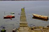 Erstaunlich, wie die Nachbarn im Norden mit Booten umgehen..... ich stieg direkt daneben ins Wasser und begann meine Tour durch die Bucht. Bis fast in die Mitte, wo die Fahrrinne mit tiefem Wasser zum kleinen Hafen am Ende der Vig führt. Gut zu bewaten, sehr gut zu befischen, aber einmal mehr ohne einen einzigen Kontakt......