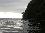 Nach Hause, oder doch nochmal einen anderen Spot anschauen, bzw. erkunden wie genau man dort hinkommen kann. Anständier Fussmarsch, allerdings zumeist "bergab". Und dann Wasser.... passenden Abstieg gefunden und losgelegt. Top Spot. Wahrscheinlich im Winter die Stelle schlechthin. Heute zwar - aber das war ja an anderen Stellen aufgrund des Wassertands nicht viel anders - mit ziemlich wenig Rückraum, aber bei normalem Wasserstand sicher besser zu befischen. Nach Hause, oder doch nochmal einen anderen Spot anschauen, bzw. erkunden wie genau man dort hinkommen kann. Anständier Fussmarsch, allerdings zumeist "bergab". Und dann Wasser.... passenden Abstieg gefunden und losgelegt. Top Spot. Wahrscheinlich im Winter die Stelle schlechthin. Heute zwar - aber das war ja an anderen Stellen aufgrund des Wassertands nicht viel anders - mit ziemlich wenig Rückraum, aber bei normalem Wasserstand sicher besser zu befischen.
