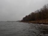 Hoher Wasserstand, Wassertemperatur 8,5°C, Lufttemperatur 7°C,Wind von rechts vorne, dauerhafter Nieselregen. Beachcasting war angesagt. Ging zwar ab und zu auch "vorwärts", aber immer wieder auftretende plötzliche Windböen machten das Ganze nicht so ganz ungefährlich. Hoher Wasserstand, Wassertemperatur 8,5°C, Lufttemperatur 7°C,Wind von rechts vorne, dauerhafter Nieselregen. Beachcasting war angesagt. Ging zwar ab und zu auch "vorwärts", aber immer wieder auftretende plötzliche Windböen machten das Ganze nicht so ganz ungefährlich.