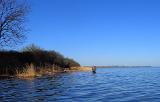 Auch hier das gleiche Bild. Naja... trifft es eigentlich nicht so ganz, denn das Wasser war nochmal kräftig gestiegen. Vandstand hatte zu diesem Zeitpunkt plus 85 notiert und wenn ich es richtig in Erinnerung habe, dann ist dort, wo Jens entlang wanderte, normaler Weise der Spülsaum zu finden. War schon wirklich krass. Wir machten das Beste daraus und fischten die Bereiche vor uns konzentriert ab.