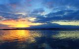 Naja..... es gab zwar weitere Kontakte, Kategorie zaghaft, aber es blieb kein Fisch mehr kleben. Sonnenuntergang abgelichtet, um die Ecke zurück gefischt, am Riff noch einen besseren Fisch verloren.... das war's für den Tag. Naja..... es gab zwar weitere Kontakte, Kategorie zaghaft, aber es blieb kein Fisch mehr kleben. Sonnenuntergang abgelichtet, um die Ecke zurück gefischt, am Riff noch einen besseren Fisch verloren.... das war's für den Tag.