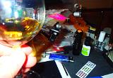 Abendessen, Bierchen, Fliegenbinden…… die Fliege steht in diesem Bild im Vordergrund, auch wenn der Talisker im Glas ein wirklich tolles Aroma hatte. Zwar bin ich inzwischen bei Rum gelandet, aber dieser single Malt hat mich mal wieder überzeugt… ich werde wohl ein paar verschiedene Flaschen zu Lager nehmen müssen…. Abendessen, Bierchen, Fliegenbinden…… die Fliege steht in diesem Bild im Vordergrund, auch wenn der Talisker im Glas ein wirklich tolles Aroma hatte. Zwar bin ich inzwischen bei Rum gelandet, aber dieser single Malt hat mich mal wieder überzeugt… ich werde wohl ein paar verschiedene Flaschen zu Lager nehmen müssen….