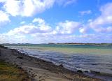 Mit dem zunehmenden Wind, in Verbindung mit steigendem Wasser, wurde auch immer mehr lehmhaltiges Sediment in die Bucht getragen. Die Trübung „wanderte“ immer weiter raus und es wurde zunehmend schwieriger noch klare Bereiche zu erreichen.