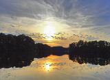 Der "Versuch" war erfolgversprechend und ich werde sicherlich im Herbst ein paar weitere "light tackle" Touren starten. Der heutige Tag am Wasser wurde von einem netten Sonnenuntergang abgerundet.